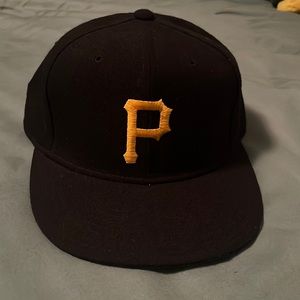 New Era fitted Pittsburgh Pirates hat size 7 1/8